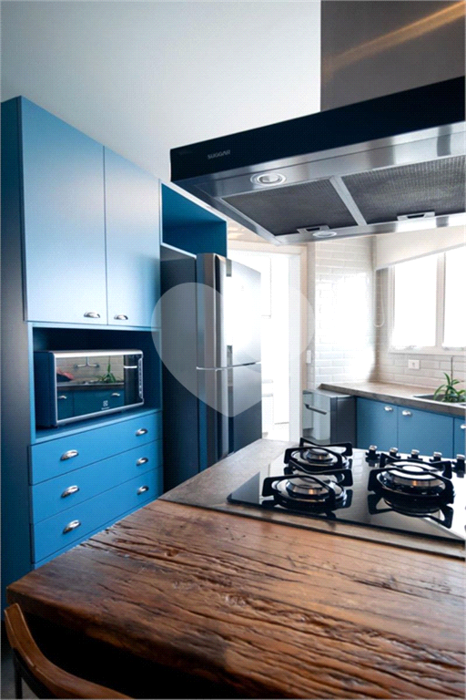 APARTAMENTO em CAMPO BELO