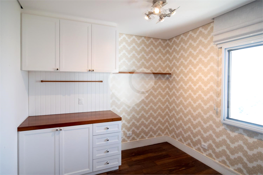 APARTAMENTO em CAMPO BELO