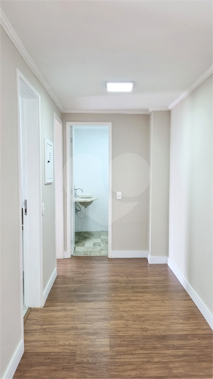 Apartamento reforamado a venda com 1 dormitório, sala 2 ambientes, sacadas e 1 vaga na Vila Olímpia