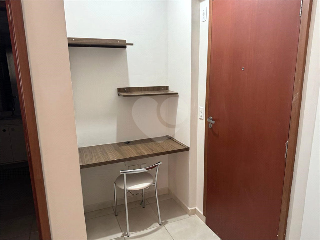 Apartamento para alugar com 1 quarto, 42m² - Foto 18