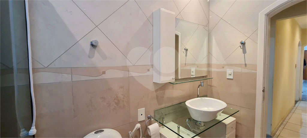 Sobrado 3 dormit 1suite, Cozinha,2 salas,5wcs, Dep.Empregada com 1wc 251m área util - Terreno 321 m 