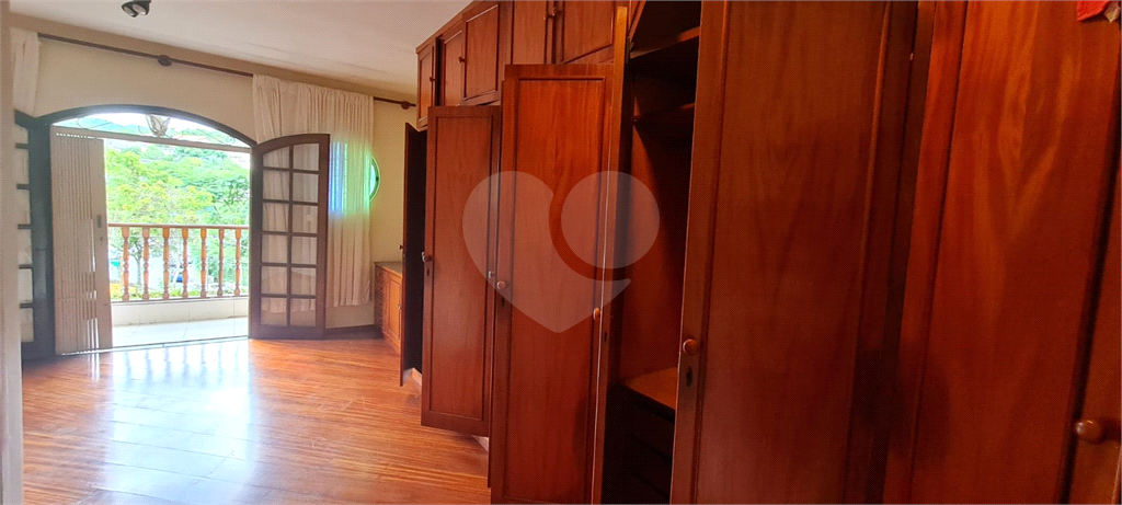 Sobrado 3 dormit 1suite, Cozinha,2 salas,5wcs, Dep.Empregada com 1wc 251m área util - Terreno 321 m 