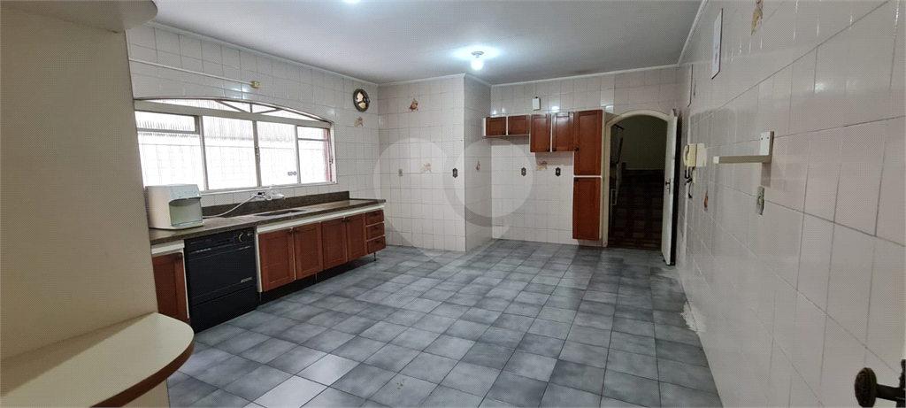 Sobrado 3 dormit 1suite, Cozinha,2 salas,5wcs, Dep.Empregada com 1wc 251m área util - Terreno 321 m 