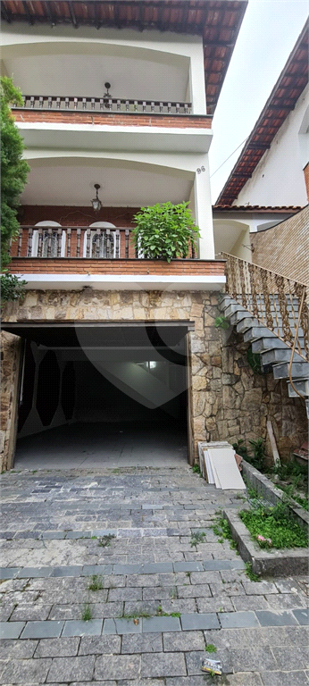 Sobrado 3 dormit 1suite, Cozinha,2 salas,5wcs, Dep.Empregada com 1wc 251m área util - Terreno 321 m 