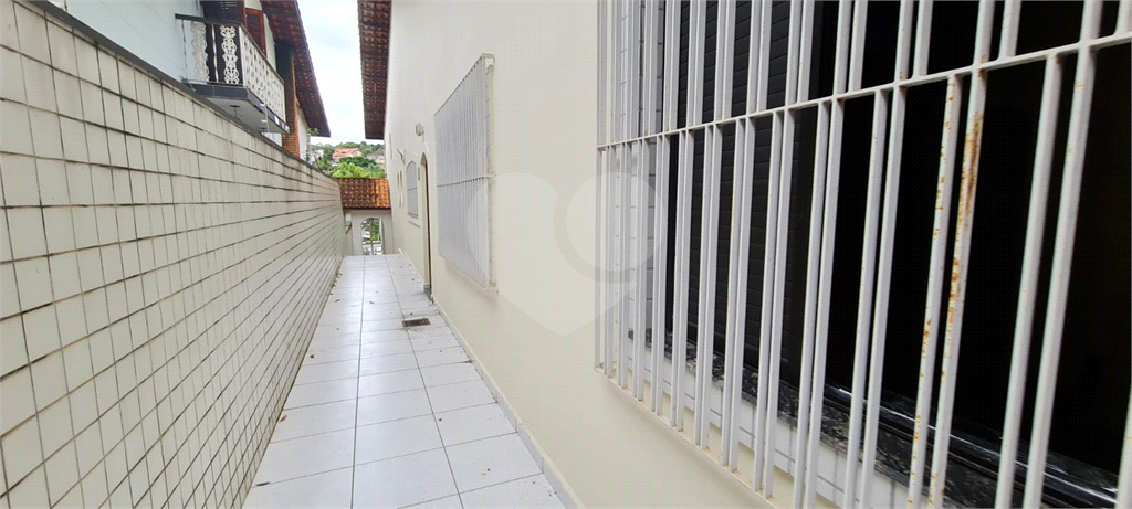 Sobrado 3 dormit 1suite, Cozinha,2 salas,5wcs, Dep.Empregada com 1wc 251m área util - Terreno 321 m 
