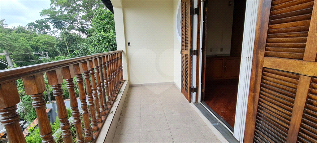 Sobrado 3 dormit 1suite, Cozinha,2 salas,5wcs, Dep.Empregada com 1wc 251m área util - Terreno 321 m 