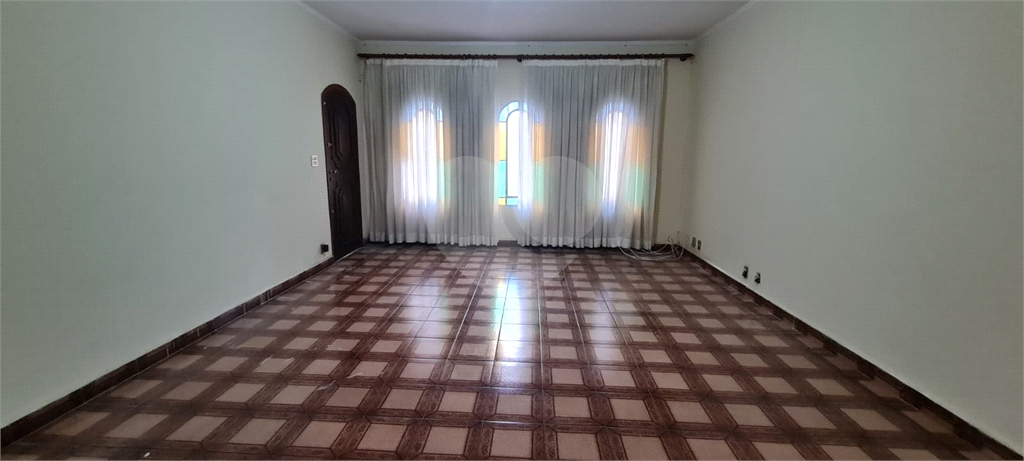 Sobrado 3 dormit 1suite, Cozinha,2 salas,5wcs, Dep.Empregada com 1wc 251m área util - Terreno 321 m 