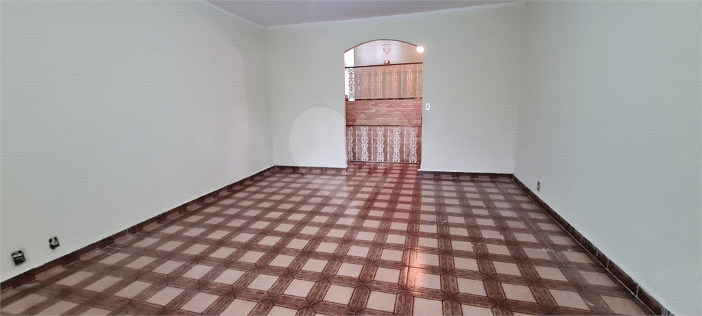 Sobrado 3 dormit 1suite, Cozinha,2 salas,5wcs, Dep.Empregada com 1wc 251m área util - Terreno 321 m 