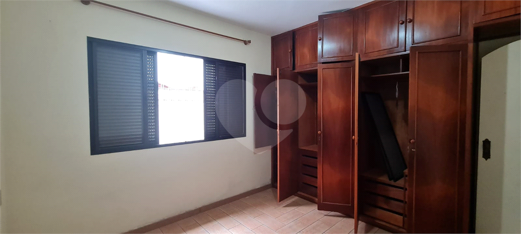 Sobrado 3 dormit 1suite, Cozinha,2 salas,5wcs, Dep.Empregada com 1wc 251m área util - Terreno 321 m 