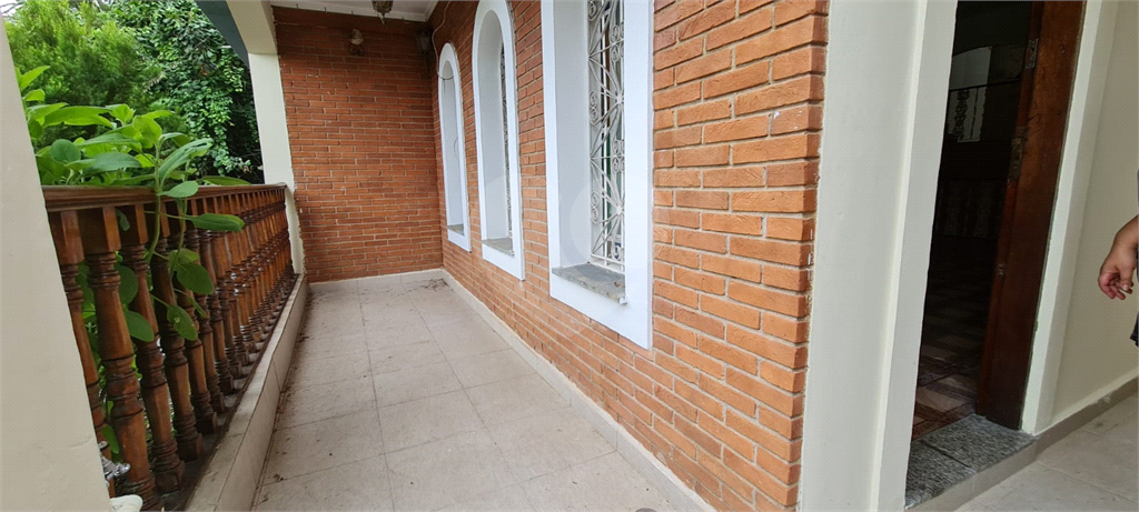 Sobrado 3 dormit 1suite, Cozinha,2 salas,5wcs, Dep.Empregada com 1wc 251m área util - Terreno 321 m 