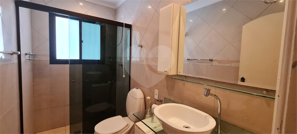 Sobrado 3 dormit 1suite, Cozinha,2 salas,5wcs, Dep.Empregada com 1wc 251m área util - Terreno 321 m 