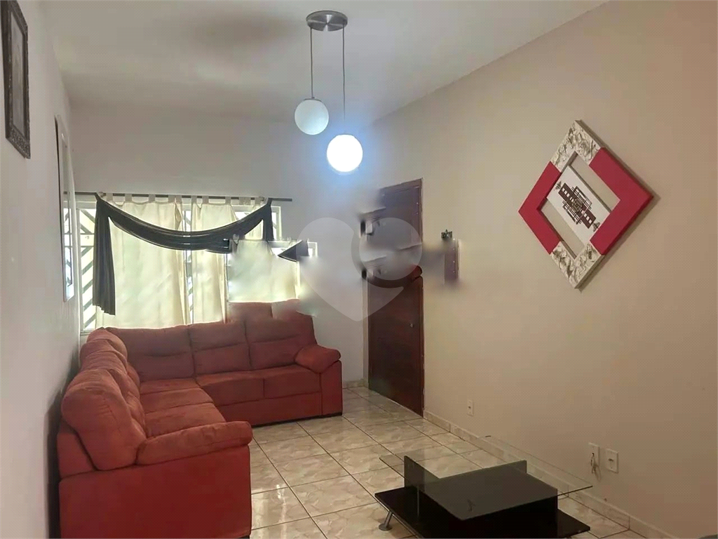 Casa à venda com 3 quartos, 139m² - Foto 1