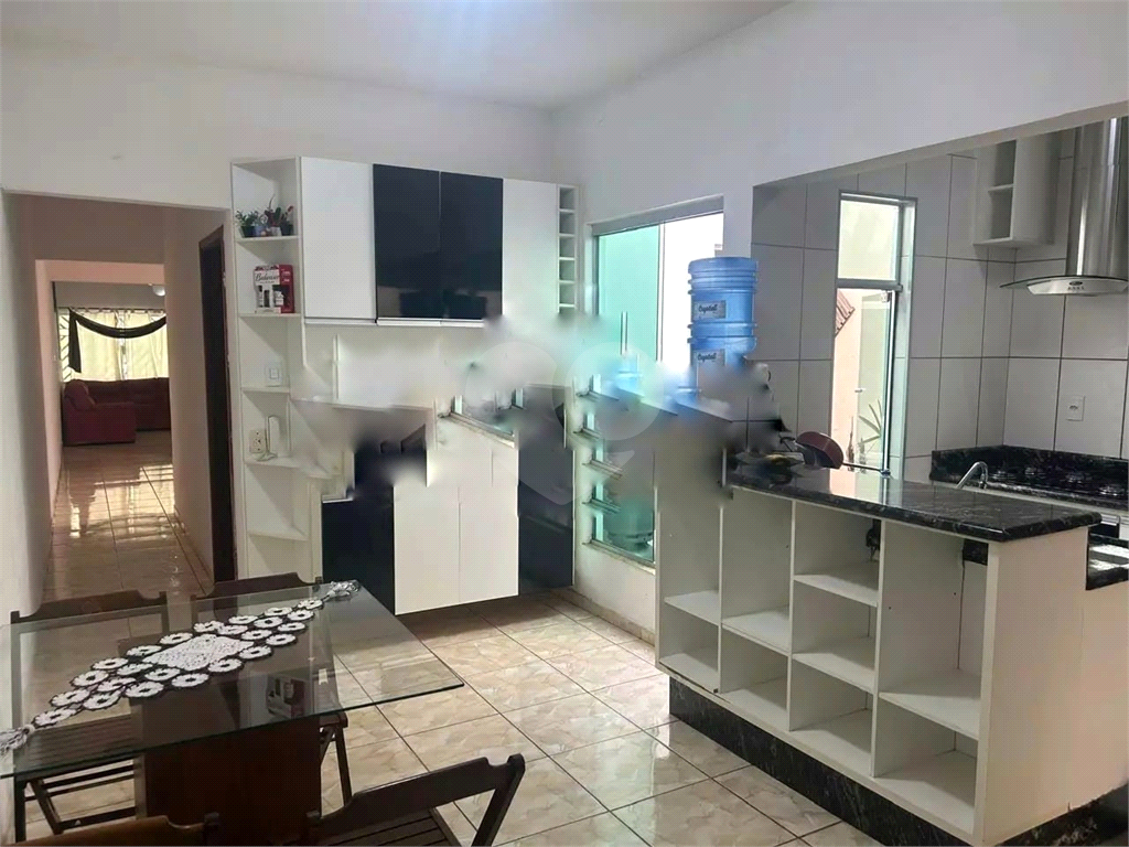 Casa à venda com 3 quartos, 139m² - Foto 2