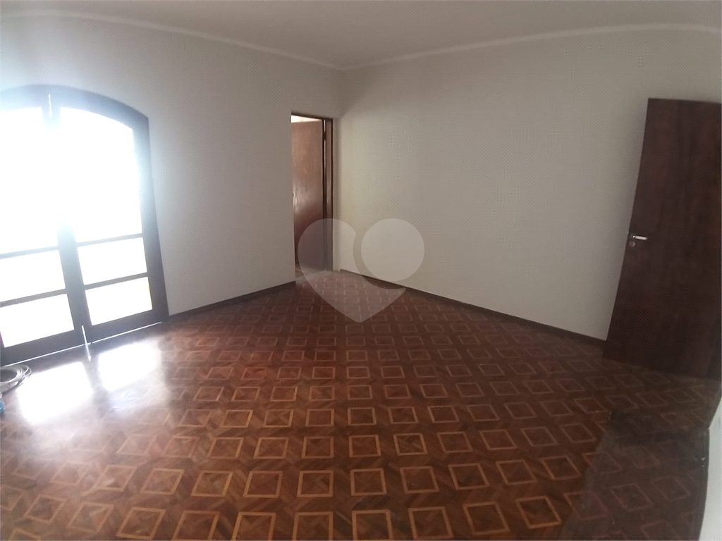 EXCELENTE SOBRADO - ÓTIMA LOCALIZAÇÃO
