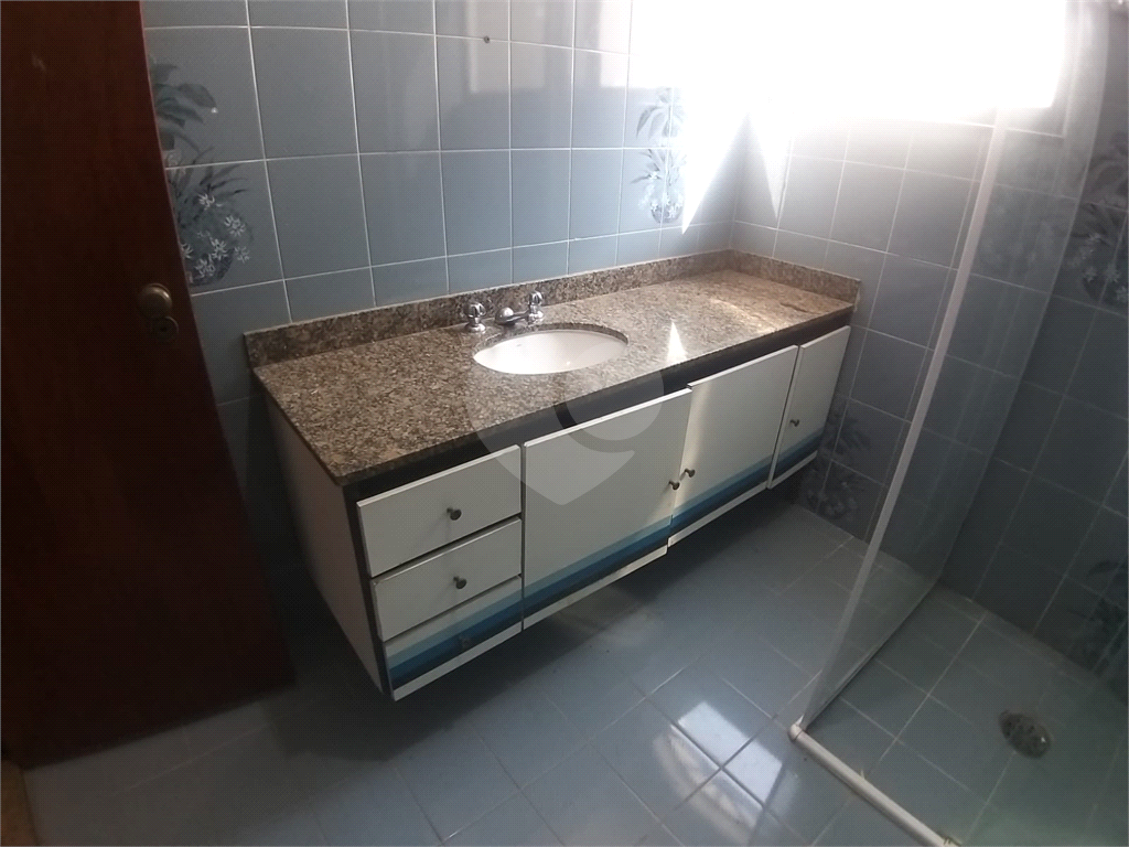 EXCELENTE SOBRADO - ÓTIMA LOCALIZAÇÃO