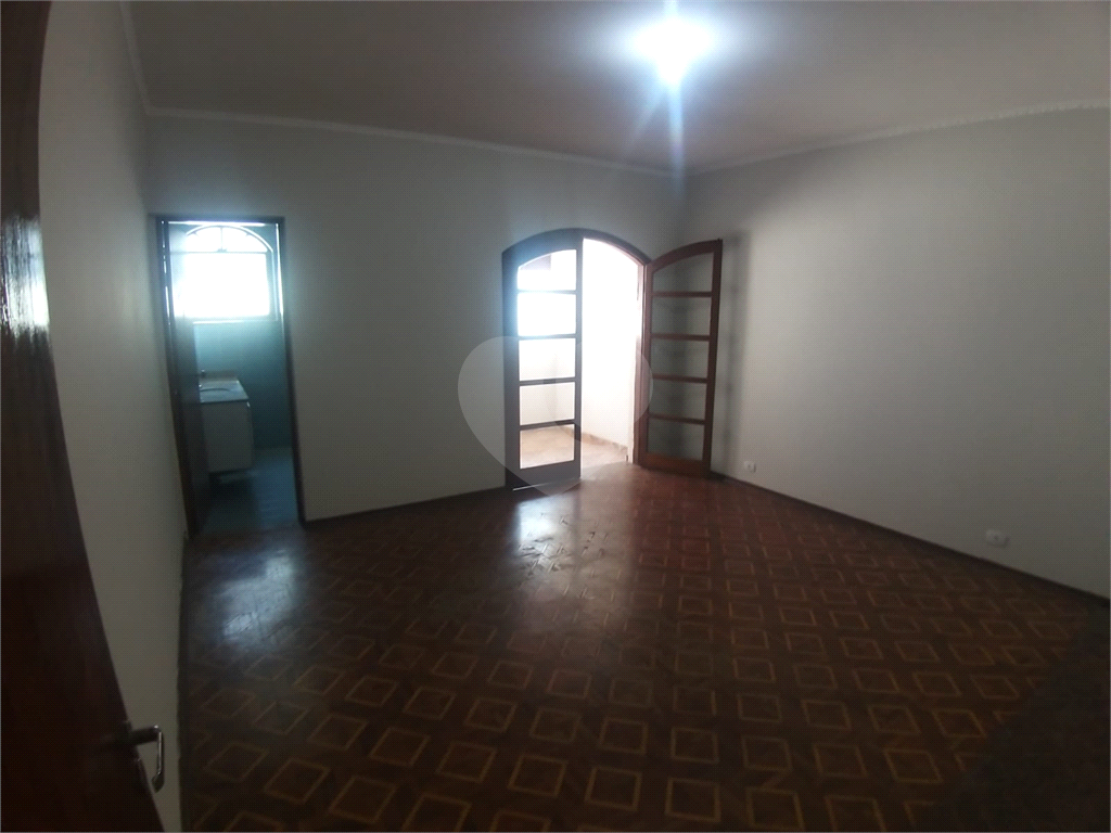 EXCELENTE SOBRADO - ÓTIMA LOCALIZAÇÃO