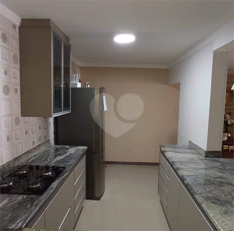 Casa à venda com 3 quartos, 125m² - Foto 1
