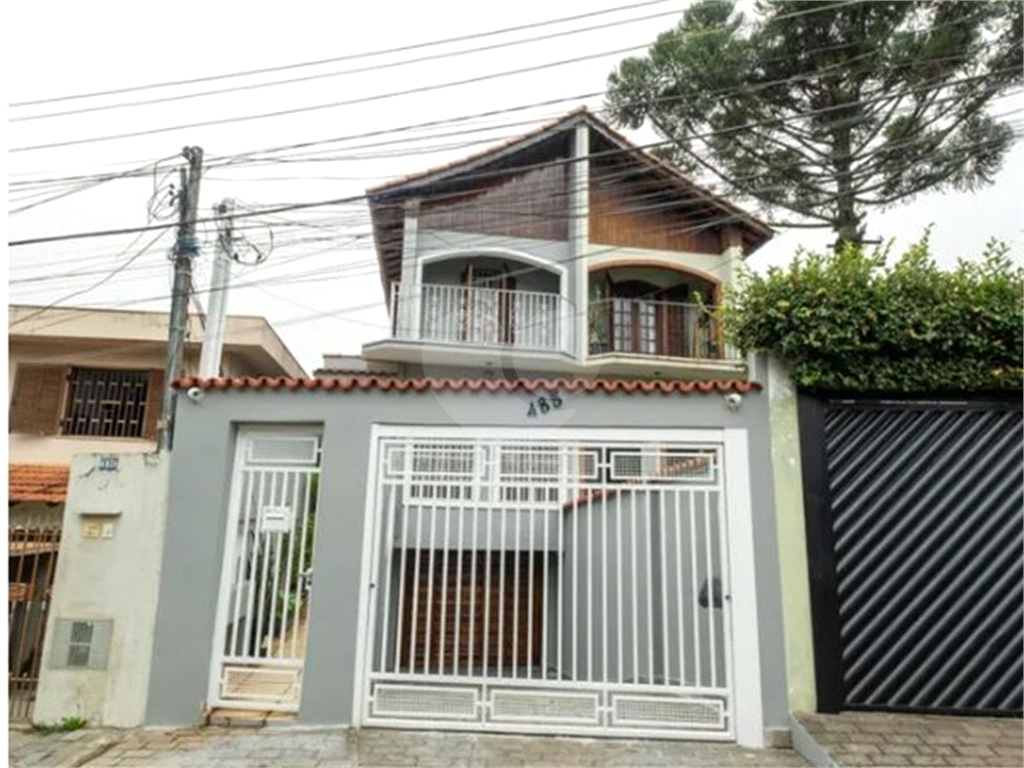 Sobrado à venda com 3 quartos, 261m² - Foto 1