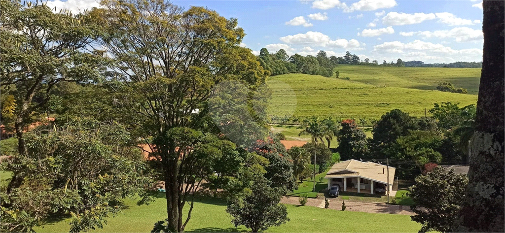 Casa de Condomínio à venda | 209 m² | 4 dorms. (2 suítes) | 5 vagas em Morungaba/SP!