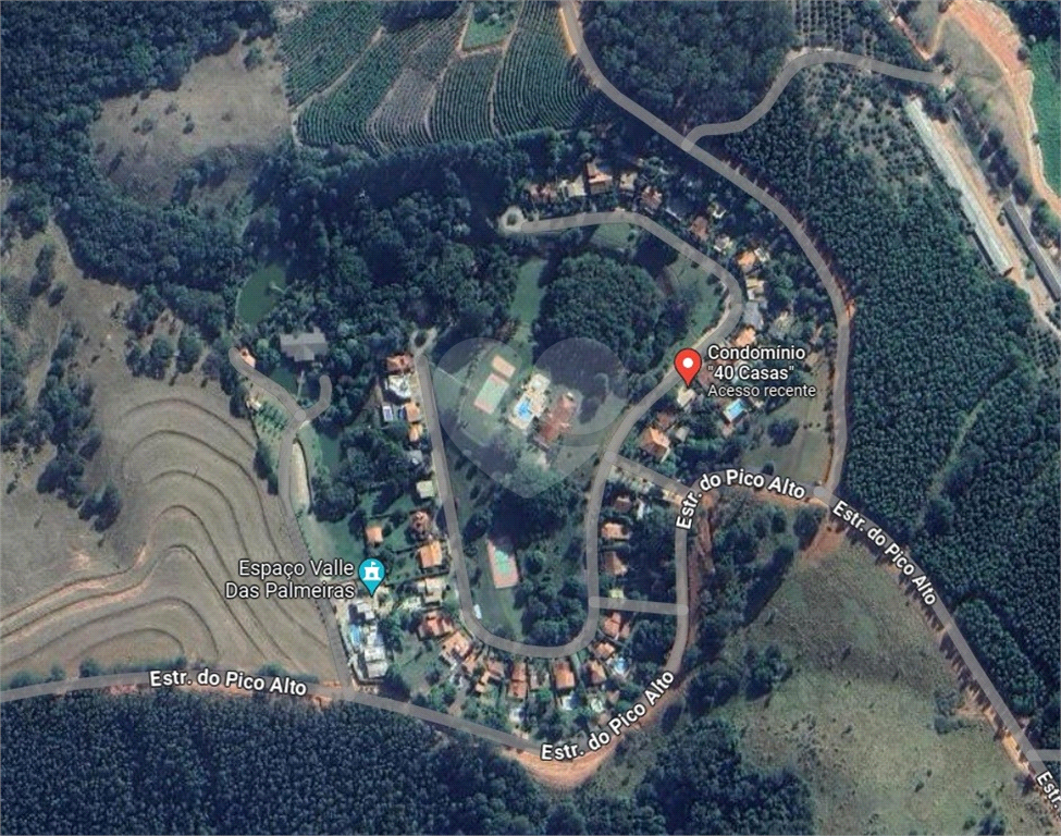 Casa de Condomínio à venda | 209 m² | 4 dorms. (2 suítes) | 5 vagas em Morungaba/SP!
