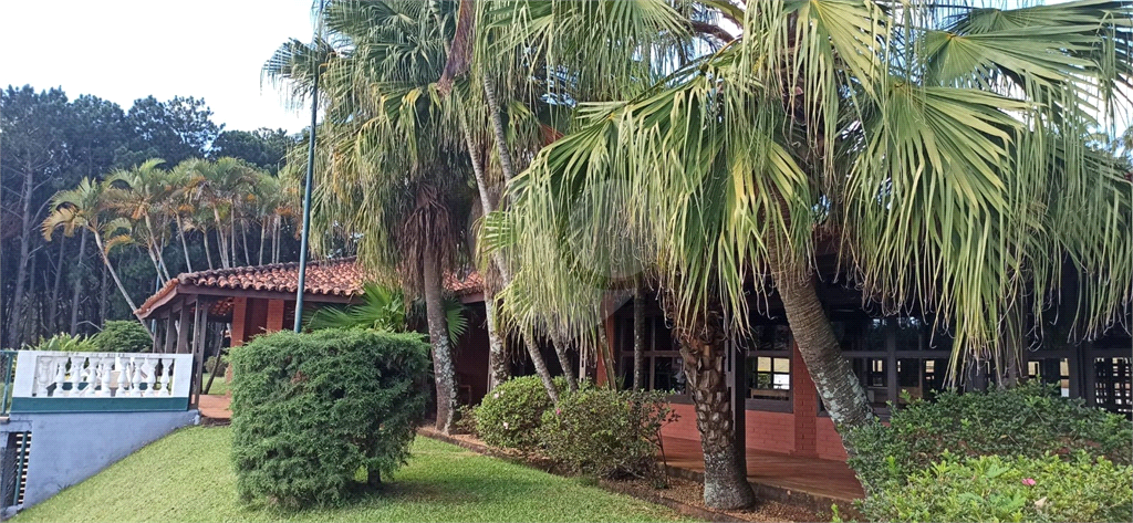 Casa de Condomínio à venda | 209 m² | 4 dorms. (2 suítes) | 5 vagas em Morungaba/SP!