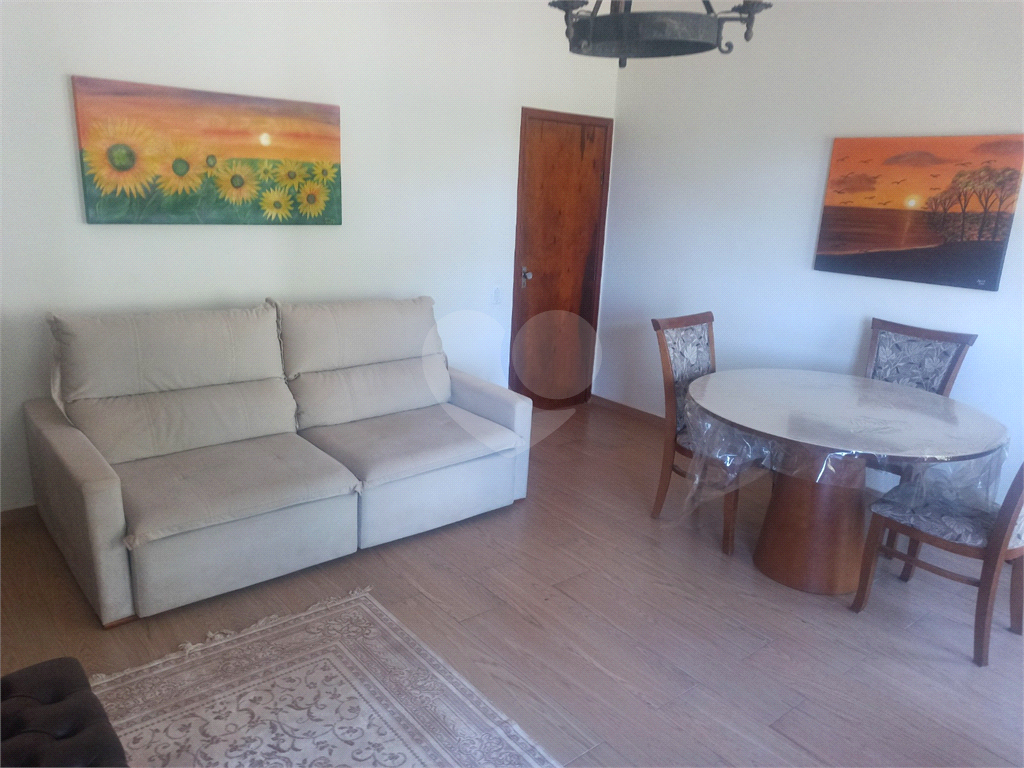 Casa de Condomínio à venda | 209 m² | 4 dorms. (2 suítes) | 5 vagas em Morungaba/SP!