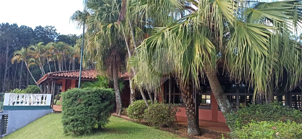 Casa de Condomínio à venda | 209 m² | 4 dormitórios (2 suítes) | 5 vagas em Morungaba/SP!