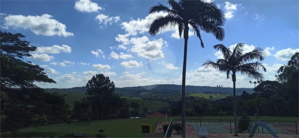 Casa de Condomínio à venda | 209 m² | 4 dorms. (2 suítes) | 5 vagas em Morungaba/SP!