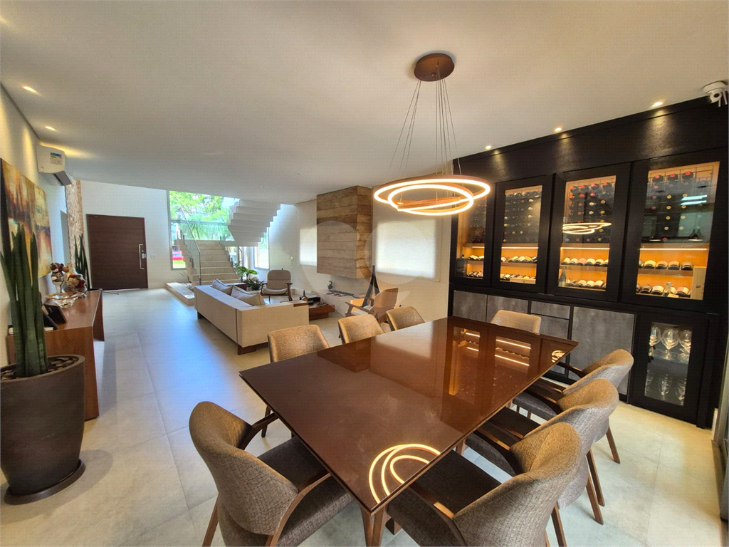 CASA DE ALTO PADRÃO = EM ALPHAVILLE = VENDE.SE C/PORTEIRA FECHADA