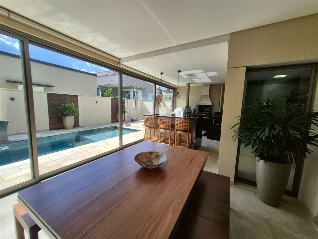 CASA DE ALTO PADRÃO = EM ALPHAVILLE = VENDE.SE C/PORTEIRA FECHADA