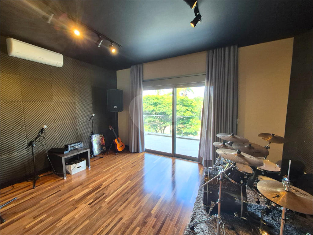 CASA DE ALTO PADRÃO = EM ALPHAVILLE = VENDE.SE C/PORTEIRA FECHADA