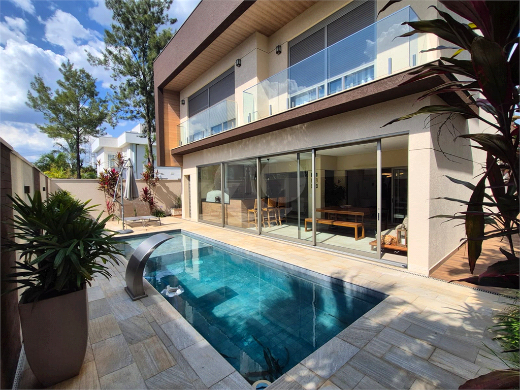 CASA DE ALTO PADRÃO = EM ALPHAVILLE = VENDE.SE C/PORTEIRA FECHADA