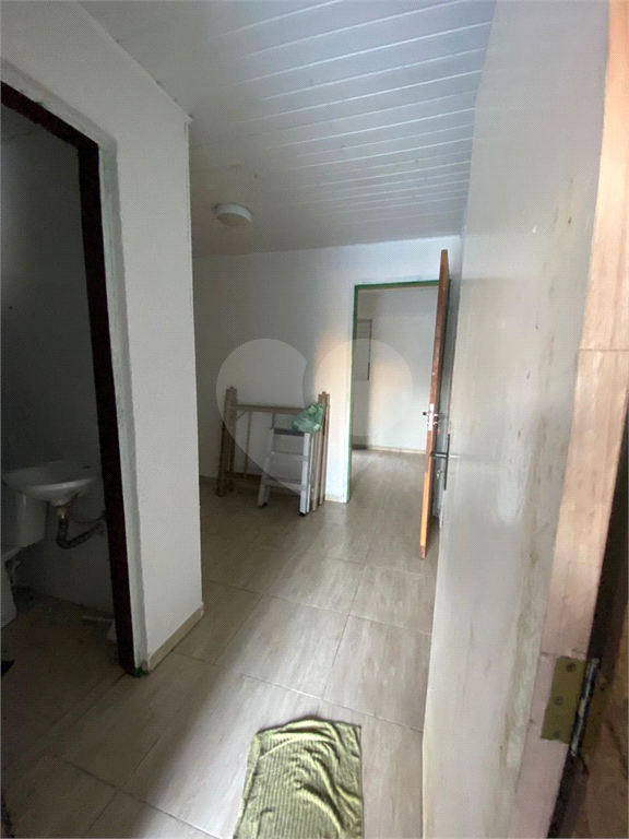 VENDO SOBRADO GEMINADO 
