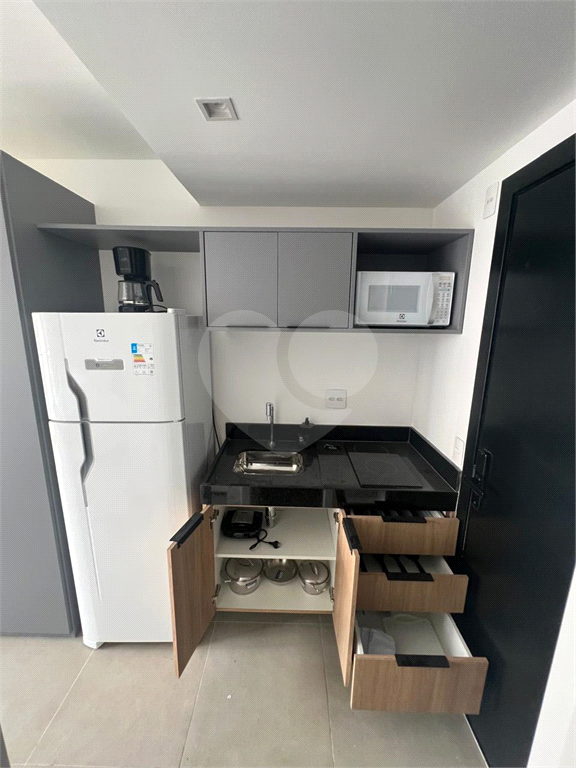 STUDIO 21,68M² TOTALMENE IMOBILIADO  AO LADO DO SHOPPING IBIRAPUERA 