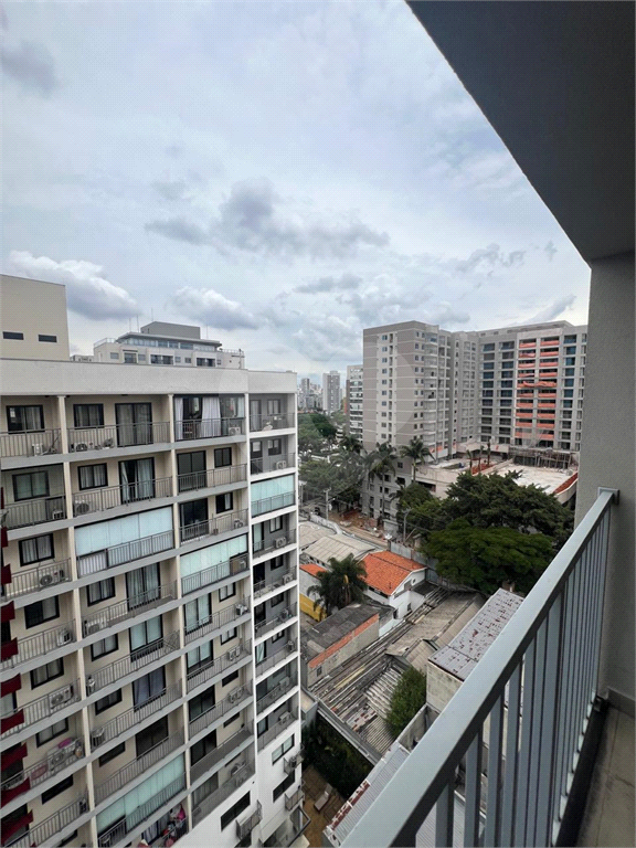 STUDIO 21,68M² TOTALMENE IMOBILIADO  AO LADO DO SHOPPING IBIRAPUERA 