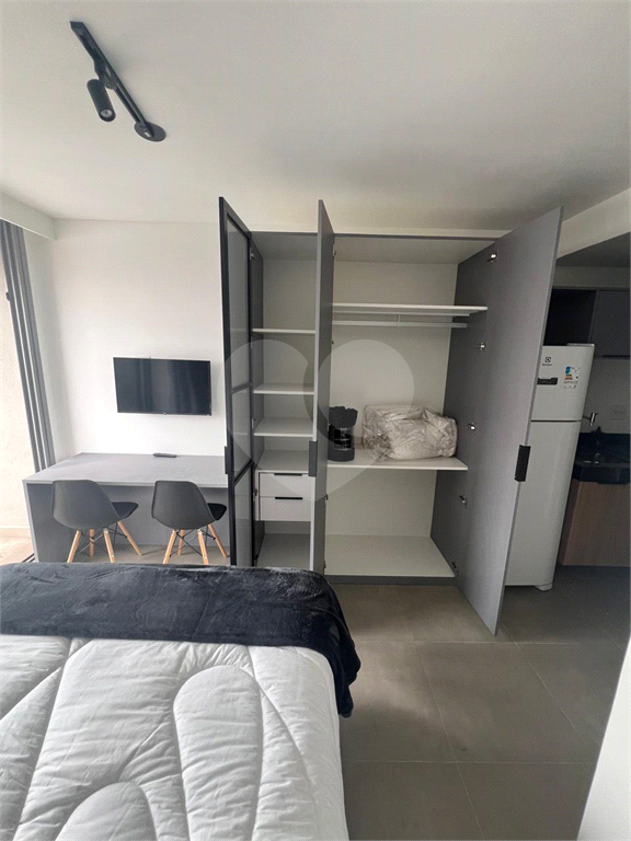 STUDIO 21,68M² TOTALMENE IMOBILIADO  AO LADO DO SHOPPING IBIRAPUERA 