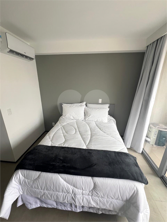 STUDIO 21,68M² TOTALMENE IMOBILIADO  AO LADO DO SHOPPING IBIRAPUERA 