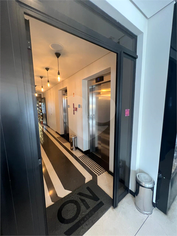 STUDIO 21,68M² TOTALMENE IMOBILIADO  AO LADO DO SHOPPING IBIRAPUERA 