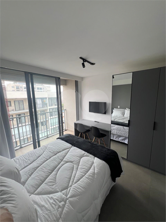 STUDIO 21,68M² TOTALMENE IMOBILIADO  AO LADO DO SHOPPING IBIRAPUERA 