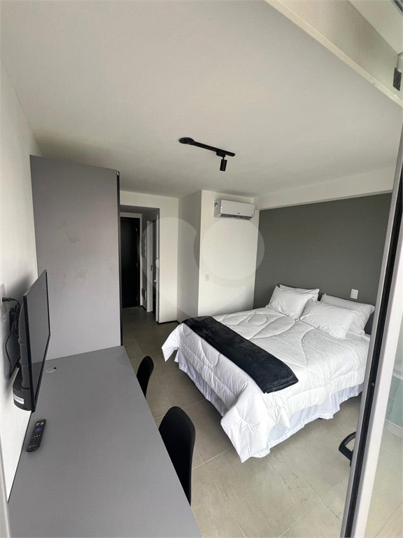 STUDIO 21,68M² TOTALMENE IMOBILIADO  AO LADO DO SHOPPING IBIRAPUERA 