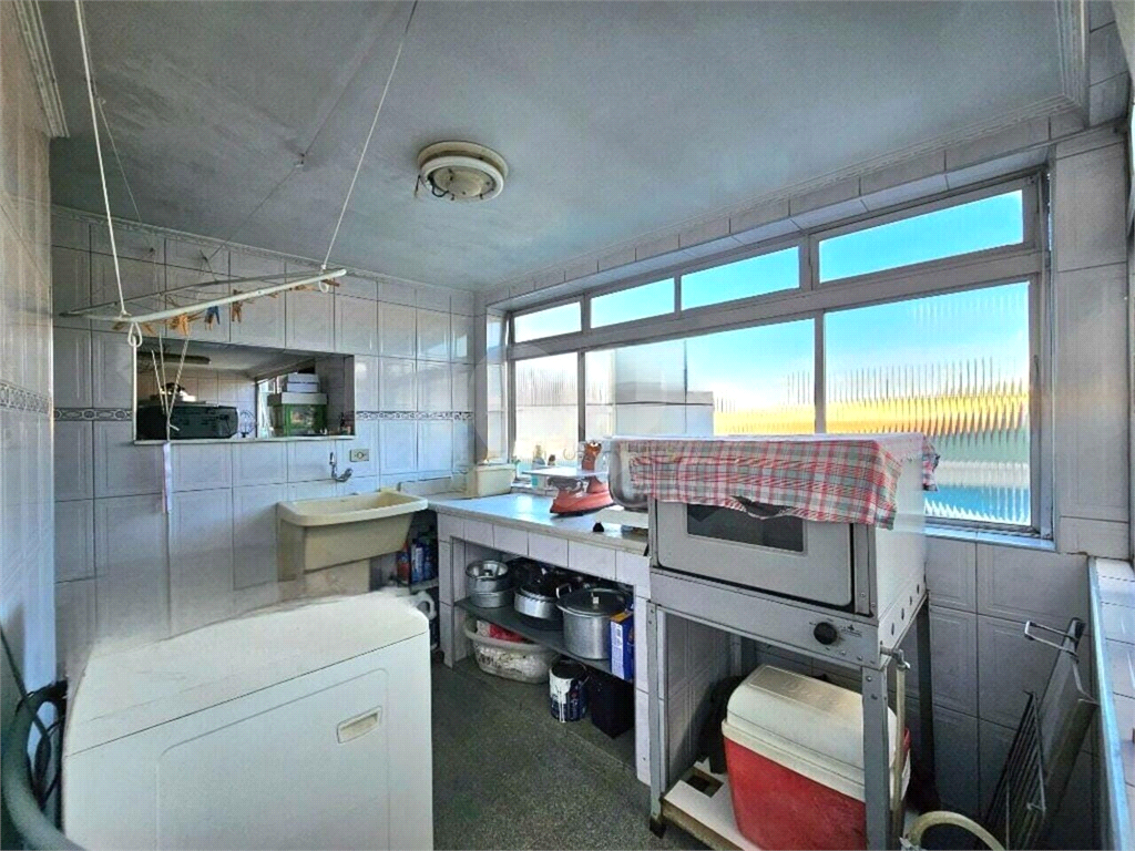 Casa assobradada HORTO 238 m², 3 dormitórios, 1 suíte, 4 banheiros, quintal e 3 vagas de garagem 