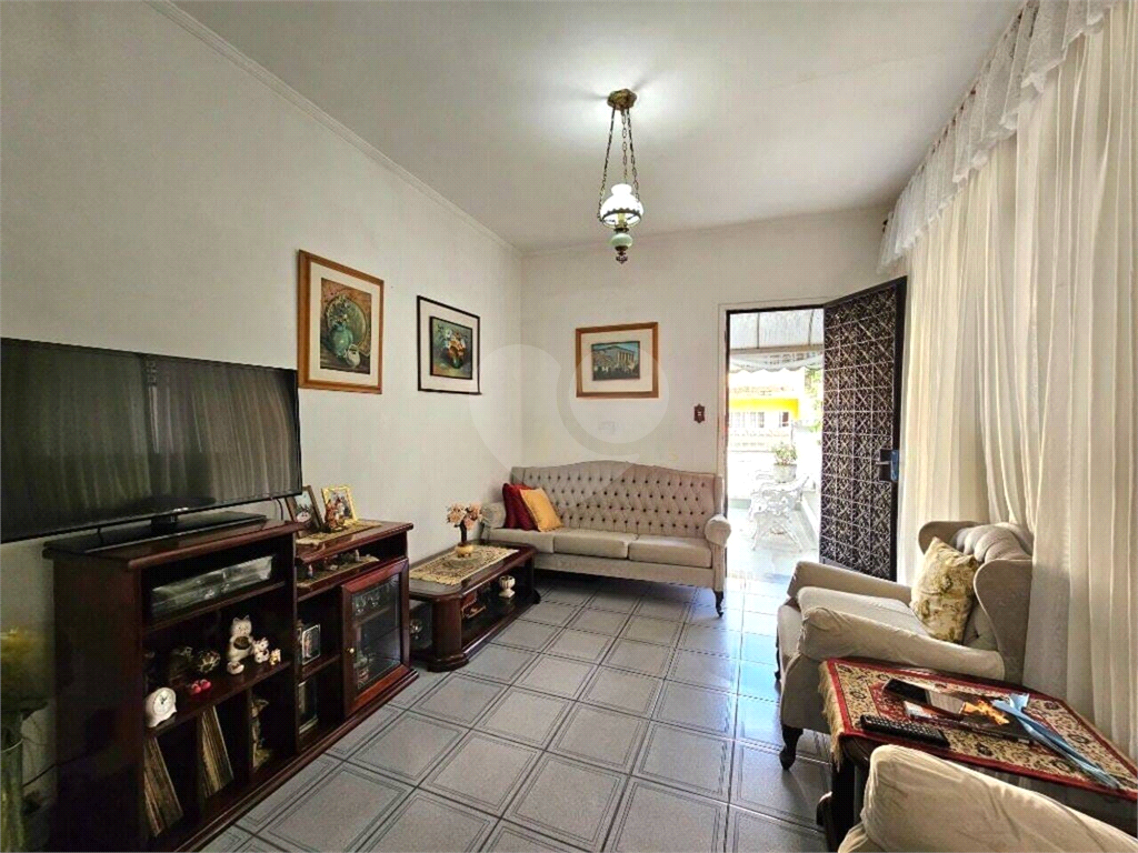 Casa assobradada HORTO 238 m², 3 dormitórios, 1 suíte, 4 banheiros, quintal e 3 vagas de garagem 