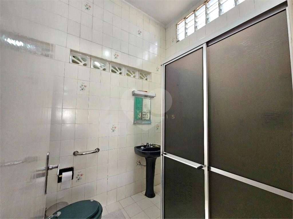 Casa assobradada HORTO 238 m², 3 dormitórios, 1 suíte, 4 banheiros, quintal e 3 vagas de garagem 