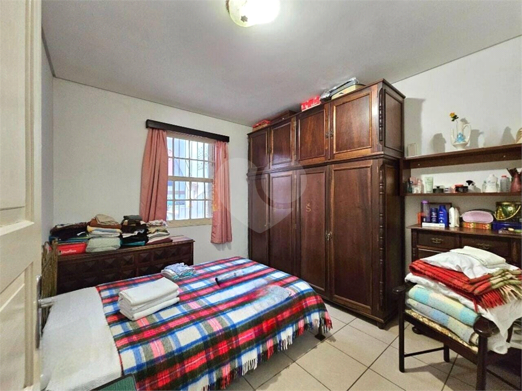 Casa assobradada HORTO 238 m², 3 dormitórios, 1 suíte, 4 banheiros, quintal e 3 vagas de garagem 