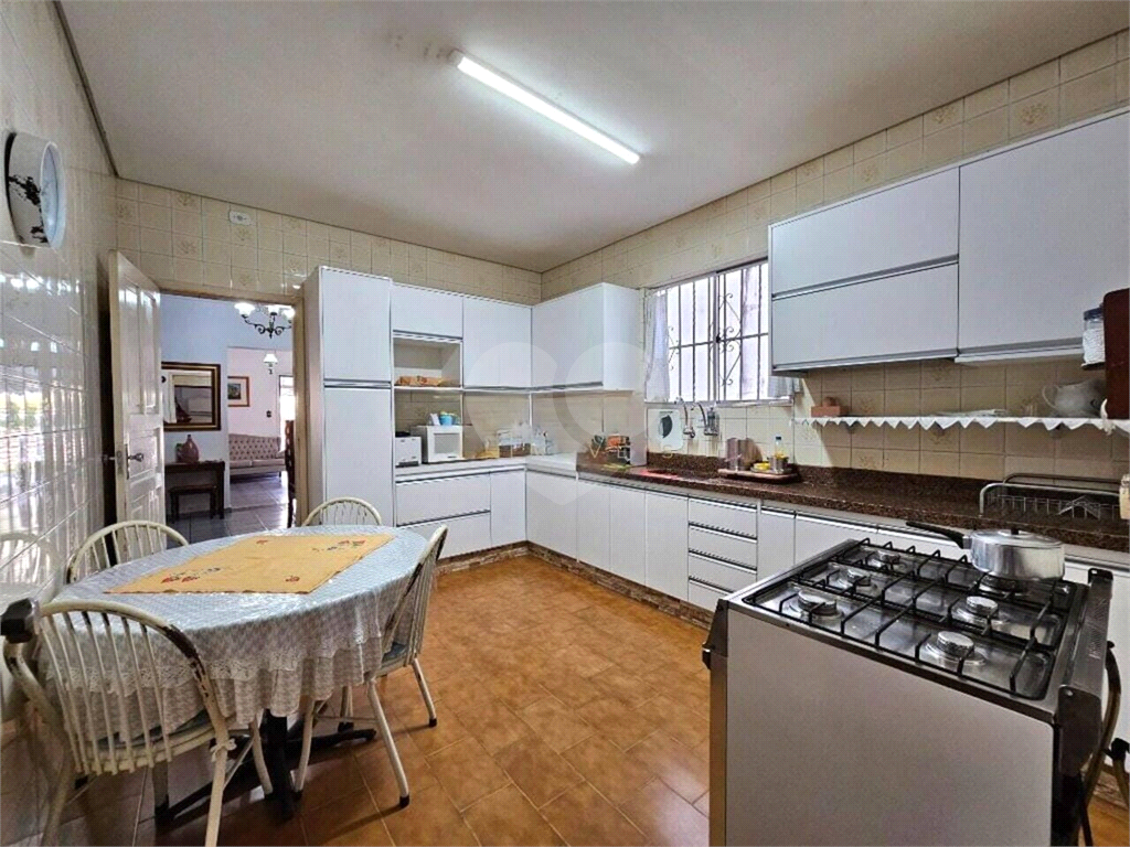 Casa assobradada HORTO 238 m², 3 dormitórios, 1 suíte, 4 banheiros, quintal e 3 vagas de garagem 