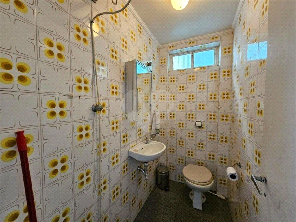 Casa assobradada HORTO 238 m², 3 dormitórios, 1 suíte, 4 banheiros, quintal e 3 vagas de garagem 