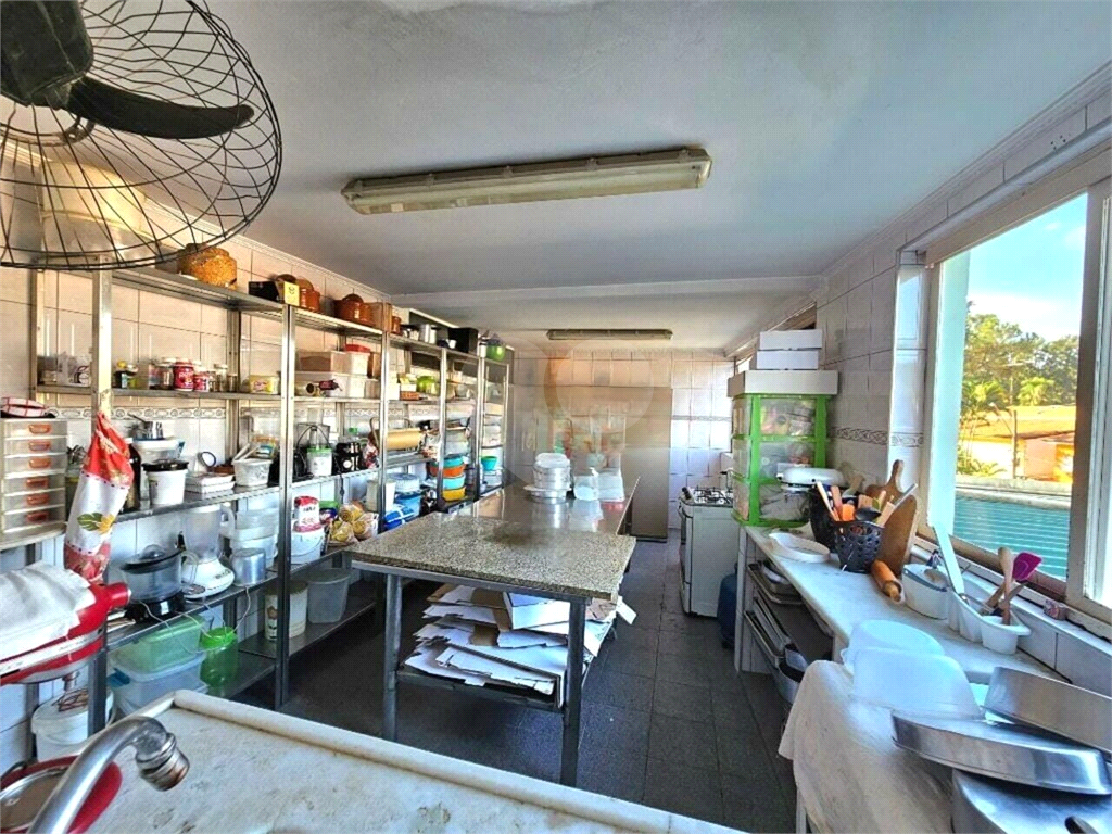 Casa assobradada HORTO 238 m², 3 dormitórios, 1 suíte, 4 banheiros, quintal e 3 vagas de garagem 