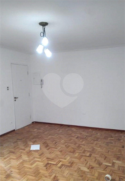 APARTAMENTO em SANTANA