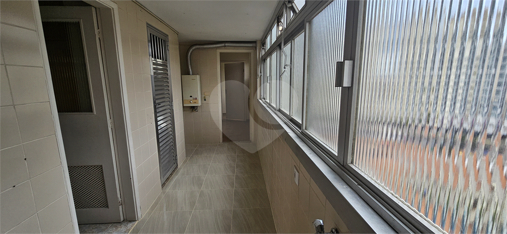 Apartamento à venda com 3 quartos, 121m² - Foto 18