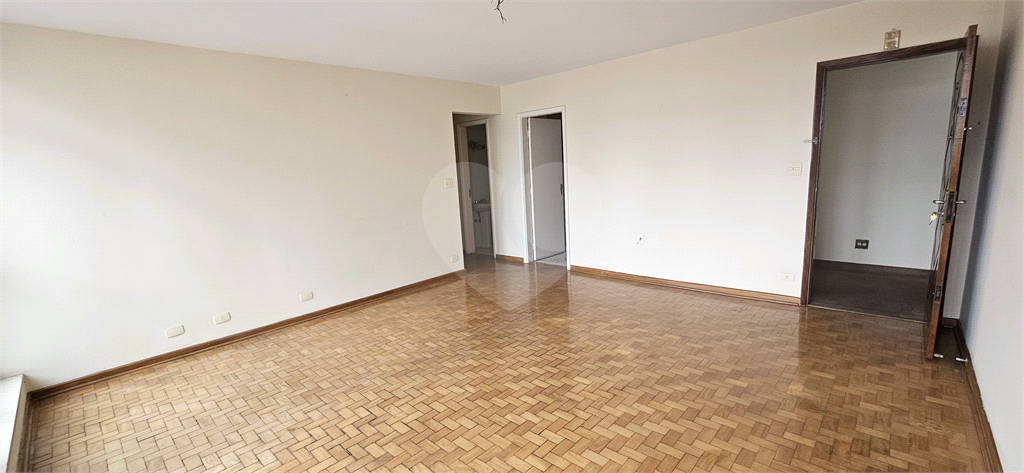 Apartamento à venda com 3 quartos, 121m² - Foto 4